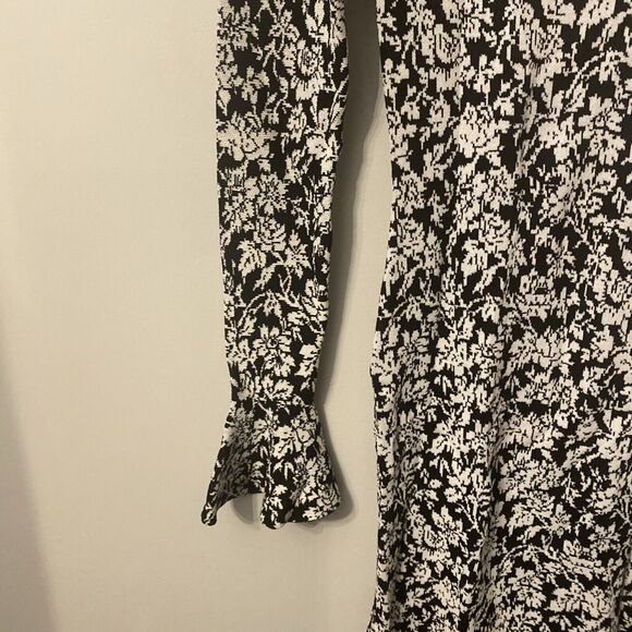 Michael Kors Women Black And White Floral Bell Sleeve Bodycon Dress Size XS - Picture 4 of 12